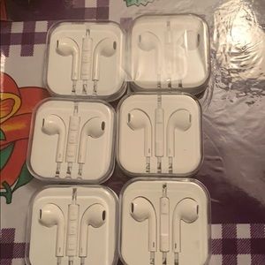 6 earphones